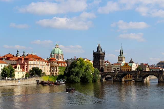 Návštěv ze zahraničí v Praze přibývá. Jaké jsou statistiky