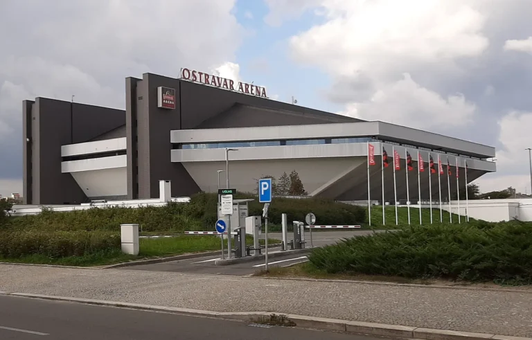 Ostravská hala s dřívějším označením OSTRAVAR ARÉNA; archivní fotografie před přejmenováním