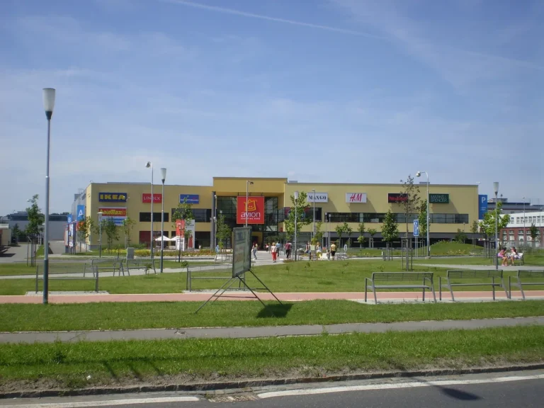 Avion Shopping Park Ostrava, pohled na obchodní areál; skutečná archivní fotografie