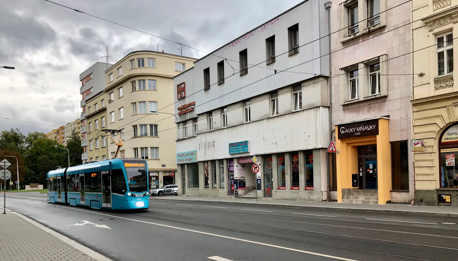 Archivní fotografie tramvaje Stadler Tango NF2 v Ostravě