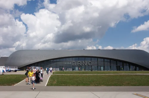 Archivní fotografie odletového terminálu letiště Brno-Tuřany