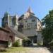 Hrad Pernštejn s palácem a krytým přechodem, pohled z nádvoří; skutečná archivní fotografie