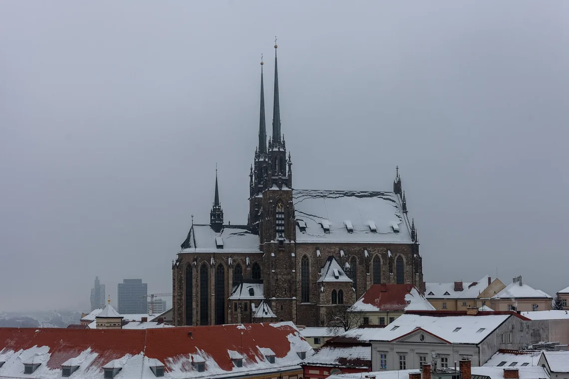 Katedrála svatého Petra a Pavla na Petrově v Brně; skutečná archivní fotografie