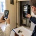 Ilustrační fotografie odečtu elektroměru při předání nájemního bytu