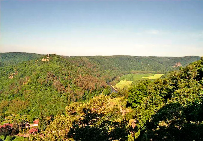 Pohled z Hardeggské vyhlídky do údolí Dyje