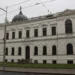 Historická výstavní budova Slezského zemského muzea v Opavě s kopulí a sochou Genia, pohled z ulice Komenského